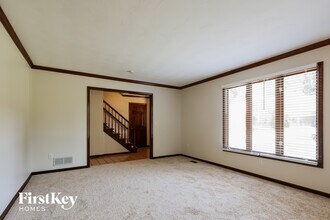 581 Brightstone Dr in Reynoldsburg, OH - Foto de edificio - Building Photo