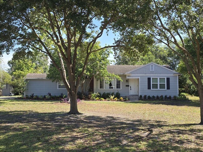 property at 1001 W Beacon Ave