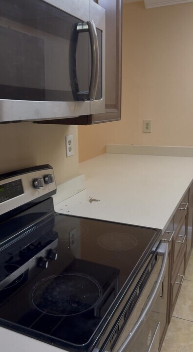 1880 N Congress Ave in West Palm Beach, FL - Building Photo