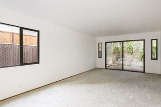 474 Clifton St in Oakland, CA - Building Photo - Building Photo