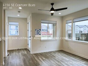 4156 SE Century Blvd in Hillsboro, OR - Building Photo - Building Photo