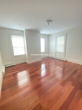 137 Cherry St in Cambridge, MA - Building Photo - Building Photo