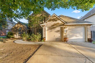 8702 Fritsch Dr in Austin, TX - Building Photo - Building Photo