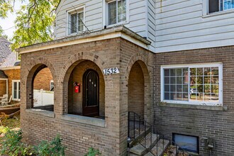 1532 Packard St in Ann Arbor, MI - Foto de edificio - Building Photo