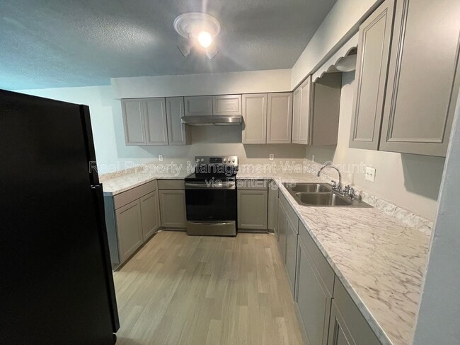 4702 Walden Pond Dr in Raleigh, NC - Building Photo - Building Photo