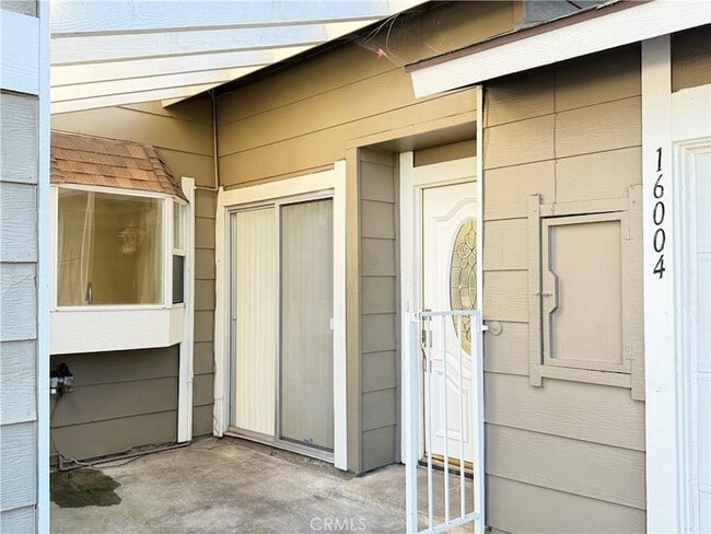 16004 Sierra Pass Way in Hacienda Heights, CA - Foto de edificio - Building Photo