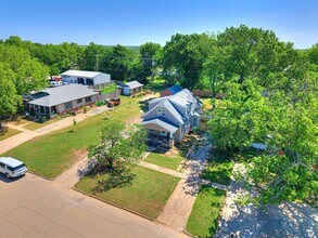 908 N Barta Ave in Prague, OK - Building Photo - Building Photo