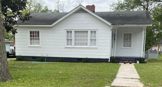 property at 411 E 8th Ave