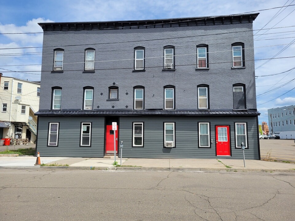 17 Broad St. in Johnson City, NY - Foto de edificio