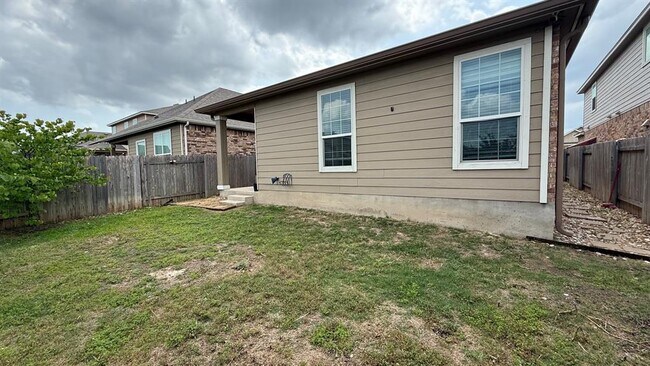 260 Sage Derby Dr in Hutto, TX - Building Photo - Building Photo