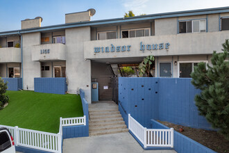 Windsor House in Manhattan Beach, CA - Building Photo - Building Photo