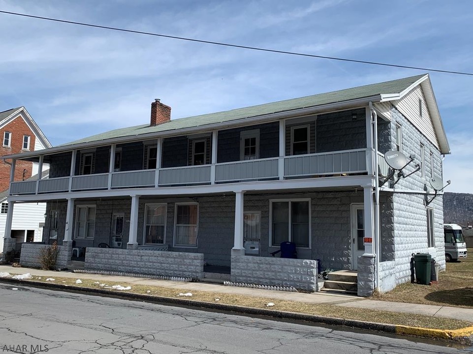 109 S Bedford St in Bedford, PA - Building Photo