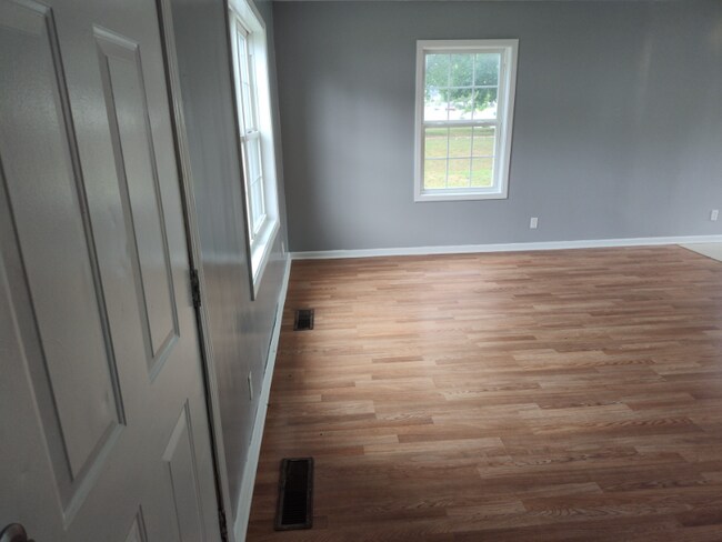 14 N Ritchie Ave in Ravenswood, WV - Building Photo - Building Photo