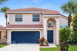 10254 Serene Meadow Dr N in Boca Raton, FL - Building Photo