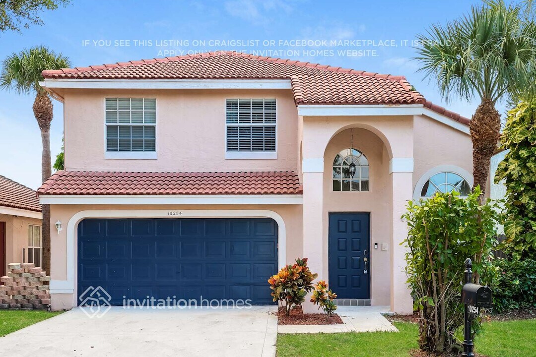 10254 Serene Meadow Dr N in Boca Raton, FL - Building Photo