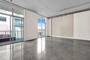 2100 Van Buren St in Hollywood, FL - Building Photo