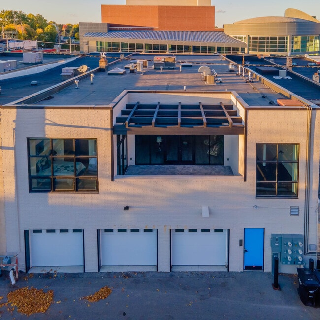 423 W College Ave, Unit 203