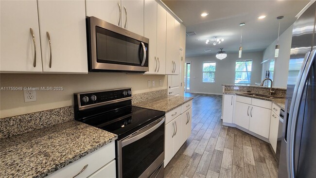 4920 Eucalyptus Dr in Hollywood, FL - Building Photo - Building Photo
