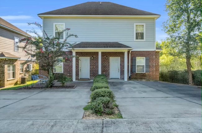 property at 919 Muirfield Dr