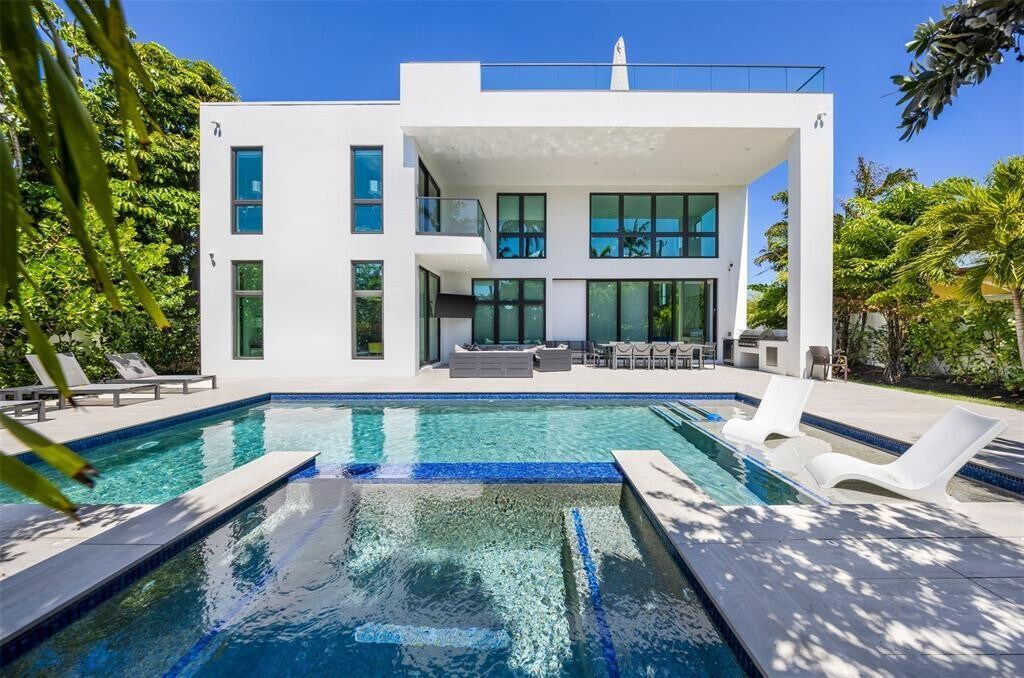 2001 Marietta Dr in Fort Lauderdale, FL - Building Photo