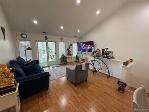3635 Reeves Dr in Melvindale, MI - Building Photo - Building Photo