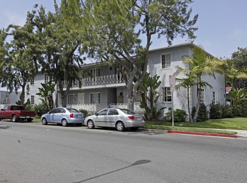 1915-1925 10th St in Santa Monica, CA - Building Photo