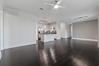 3300 Towers Blvd in Seabrook, TX - Foto de edificio - Building Photo