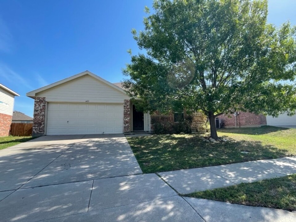 6413 Meadow Way Ln in Fort Worth, TX - Building Photo