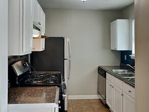 5595 Fairington Pl in Stonecrest, GA - Building Photo - Building Photo