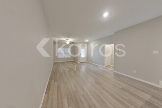 213 Capital Hl Vw in Liberty Hill, TX - Foto de edificio - Building Photo