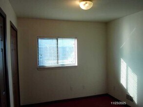 16682 Eastland St in Roseville, MI - Building Photo - Building Photo