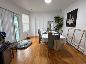 1205 Forest Rd in New Haven, CT - Building Photo - Building Photo