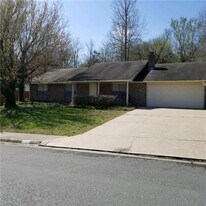 2323 E Kantz Cove in Fayetteville, AR - Building Photo