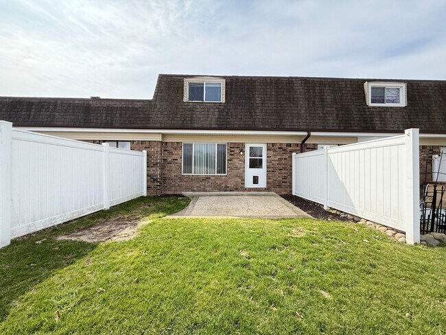 4633 Westbrook Dr in Jackson, MI - Building Photo - Building Photo