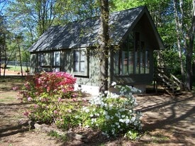 7301 Reynolda Rd in Pfafftown, NC - Building Photo