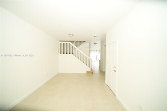 10457 NW 61st St in Doral, FL - Building Photo - Building Photo