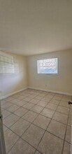 1505 Crescent Cir, Unit 9 in Lake Park, FL - Building Photo - Building Photo