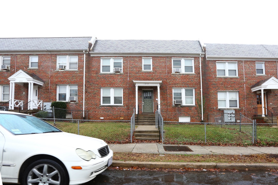 1257 Raum St Ne in Washington, DC - Building Photo