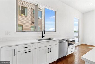 3213 Birchview Walk in Philadelphia, PA - Building Photo - Building Photo