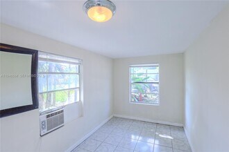 2250 NE 136th St in North Miami Beach, FL - Building Photo - Building Photo