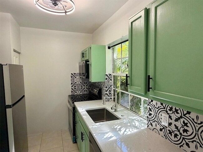 1217 NW 7th Ave in Fort Lauderdale, FL - Building Photo - Building Photo