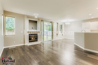 5619 NE Canard Dr in Hillsboro, OR - Building Photo - Building Photo