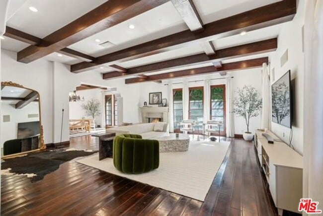 6620 Lindenhurst Ave in West Hollywood, CA - Building Photo - Building Photo