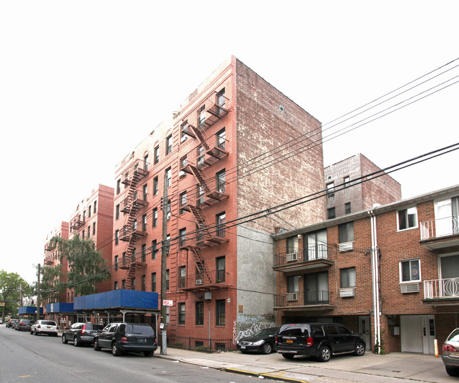 1800 E 12th St in Brooklyn, NY - Building Photo - Building Photo