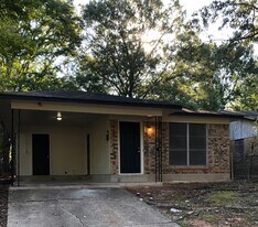 2111 Freewater St in Shreveport, LA - Building Photo