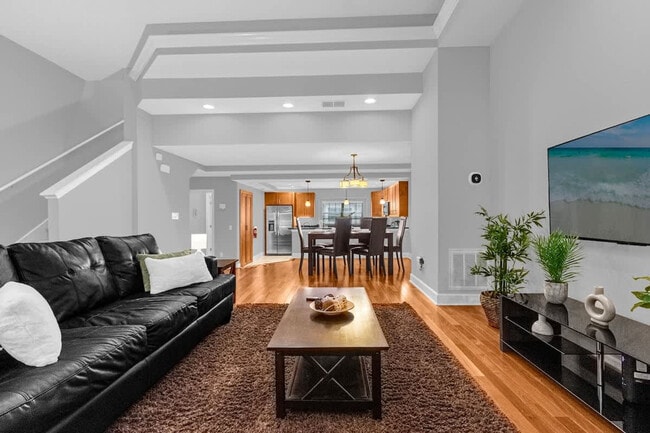 14590 Damai Ln