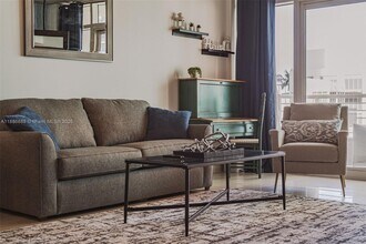 3250 NE 1st Ave in Miami, FL - Building Photo - Building Photo