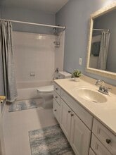 222 N View Cir in Warrenton, VA - Building Photo - Building Photo