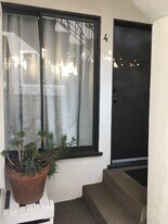 1047 Lincoln in Santa Monica, CA - Building Photo