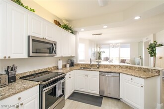 410 Flagship Dr in Naples, FL - Foto de edificio - Building Photo